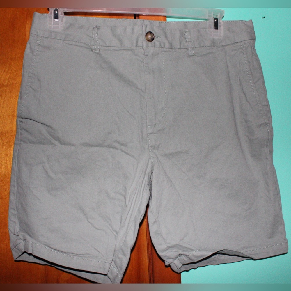 Men’s Old Navy Slim built-in flex Shorts